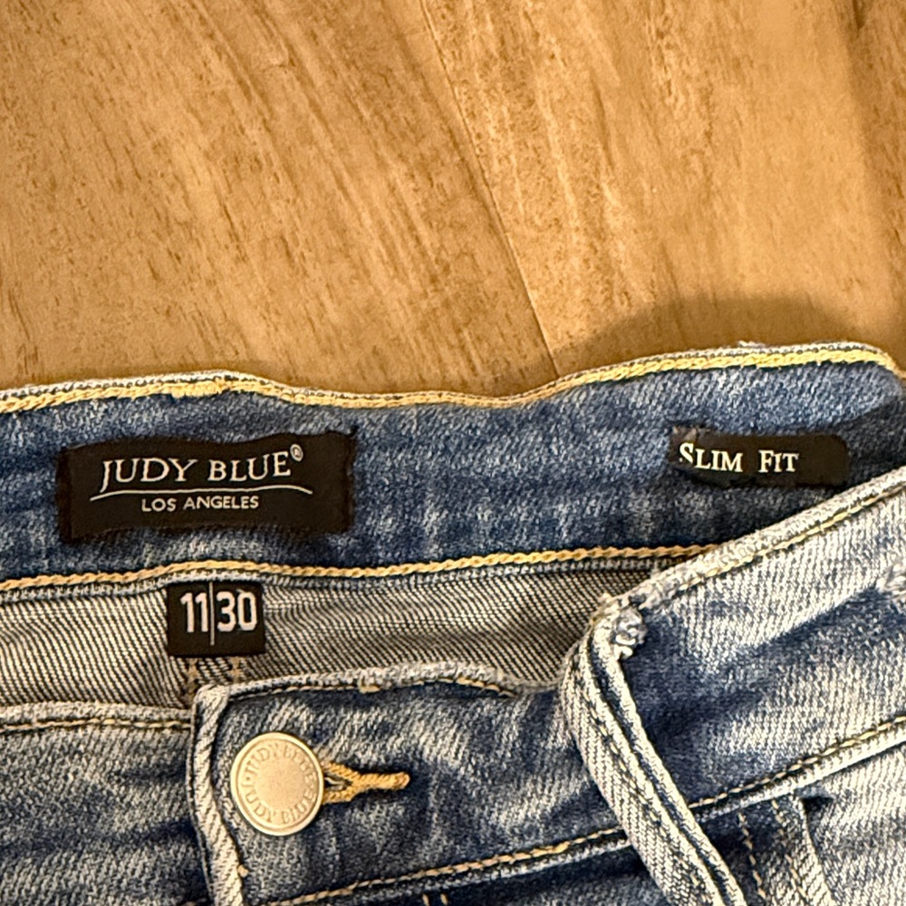 Judy Blue Light Wash Straight Leg Jeans - Picture 2 of 4